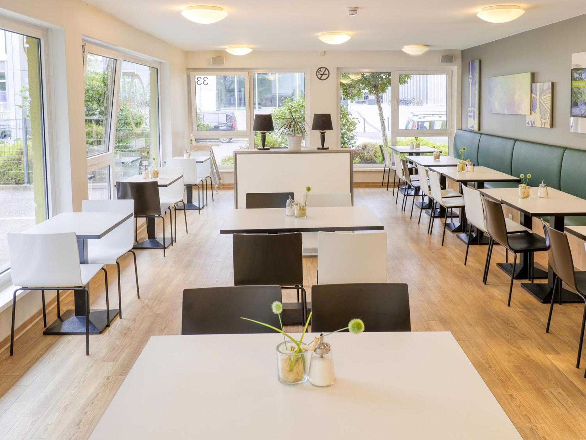 B&B Hotel Stuttgart-Vaihingen Bagian luar foto