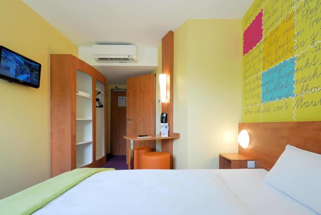 B&B Hotel Stuttgart-Vaihingen Bagian luar foto
